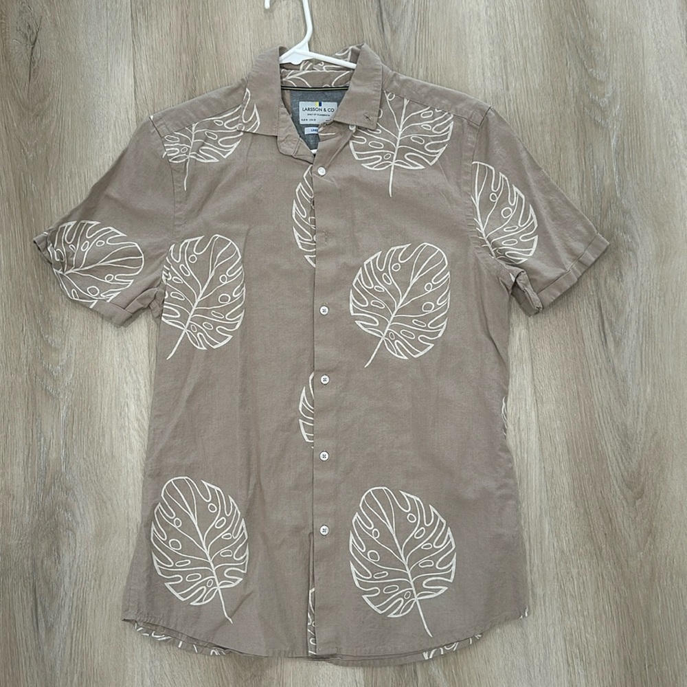 Larrson button down